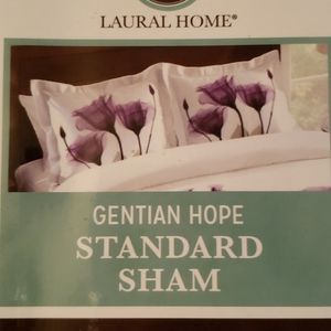Laura Home Shams
